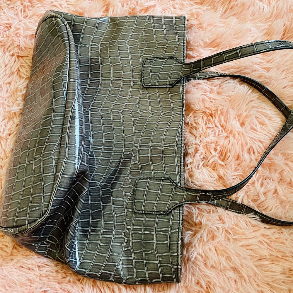 GUESS Gray Purse - Picture 3 of 7